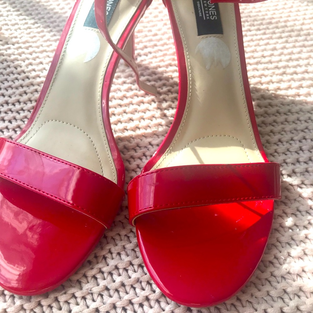 Jones nice red sandals comfortable heels